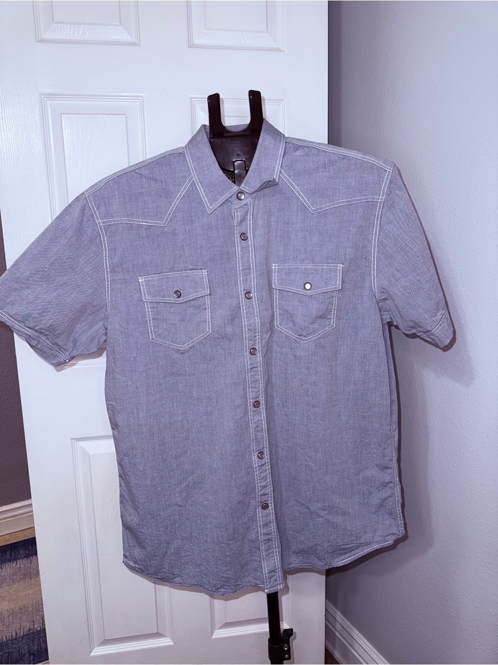 Duke’s Bark Men’s L Gray Chambray Western Pearl Snap Shirt Cowboy Short Sleeve